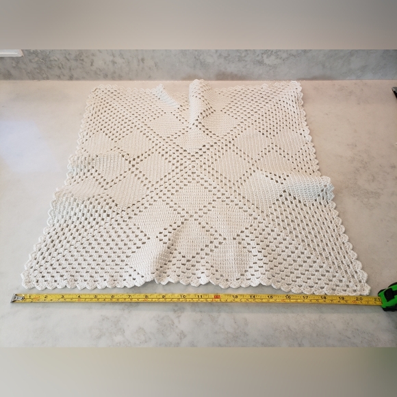 Huge Spool of White Nylon Yarn and 3 Square Cloth Designs - Picture 7 of 14